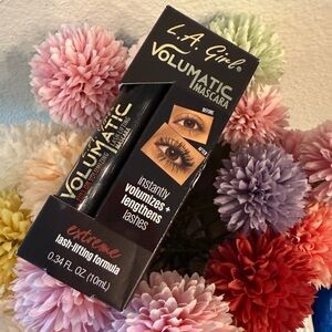 👀 New L.A. Girl Volumatic Tubing Mascara Black